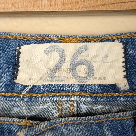 Free People Vixen Cigarette Jeans Vintage Wash Raw Hem Distressed sz 26 Casual - Picture 4 of 8